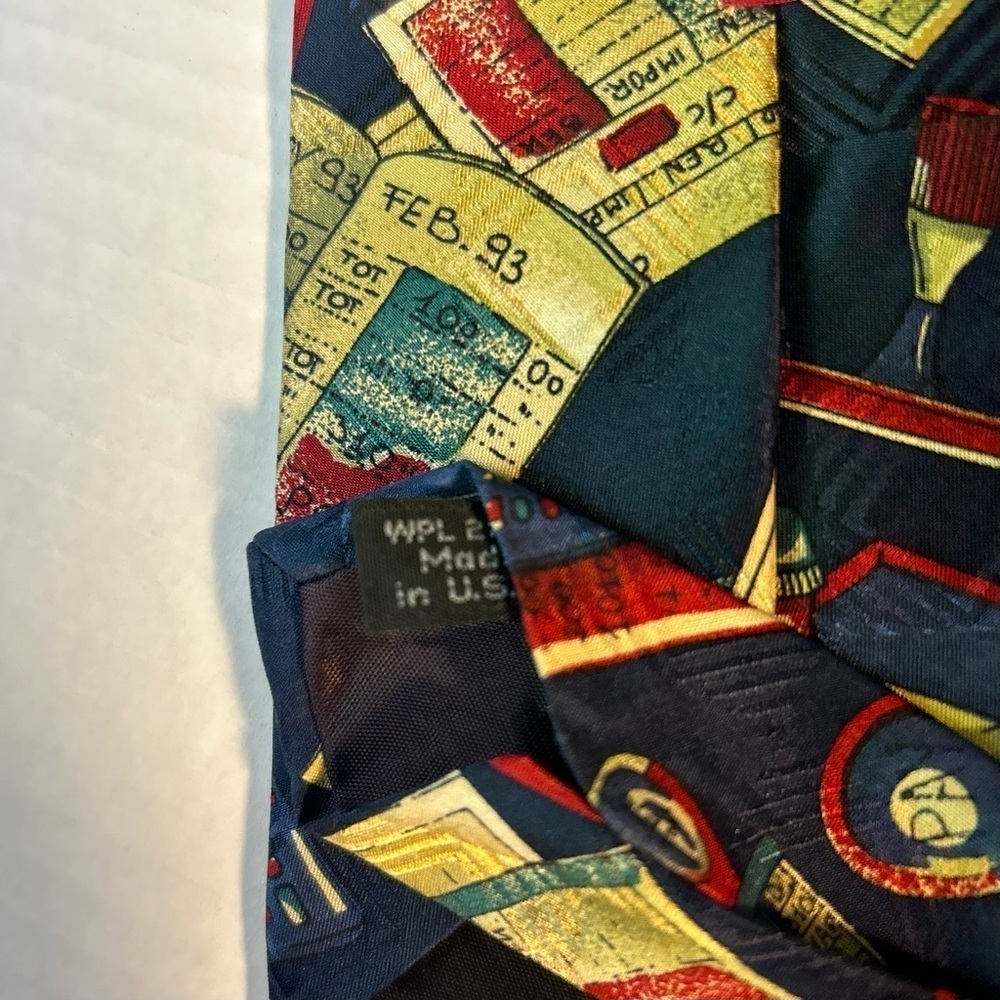 Mens Tie Bank Financial Advisor 58.5" long and 4" wide Italian Silk Screen Print - Picture 7 of 8